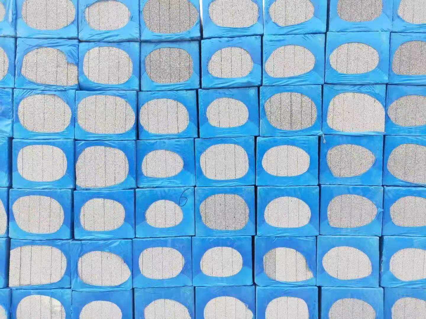 高品質(zhì)水泥發(fā)泡磚 高品質(zhì)水泥發(fā)泡磚